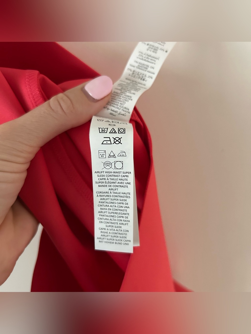 Alo Yoga Airlift High-Waist Super Sleek Contrast Capri Candy Red/White Size XS - Picture 9 of 10